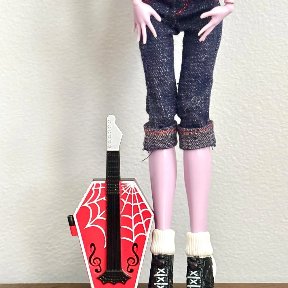 MONSTER HIGH First Wave OPERETTA Doll Original Outfit Accessories 2011 Mattel